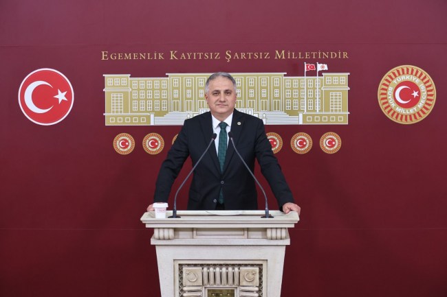 İhtiyaç sahiplerine el uzatmak, büyükleri ziyaret etmek, küçükleri sevindirmek ve gönül köprüleri kurmak!..