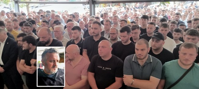Metin Likoğlu, son yolculuğuna gözyaşı, tekbir ve dualarla uğurlandı