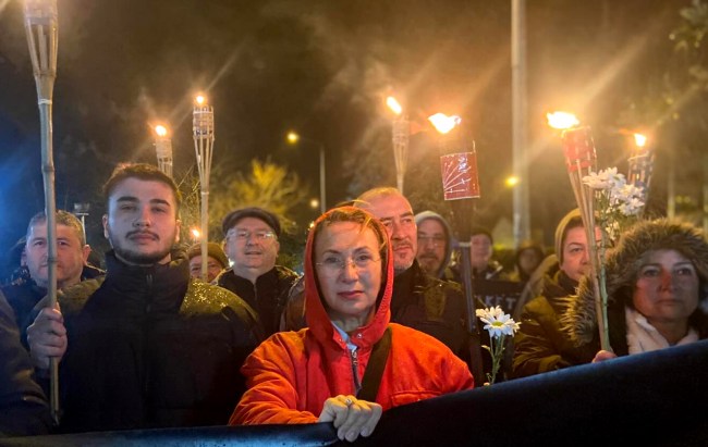 Kdz. Ereğli CHP'den, Depremzeler İçin Sesiz Yürüyüş!...