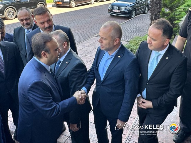 Başkan Keleş, Bakan Kacır'ı Karadeniz Ereğli'de Karşıladı